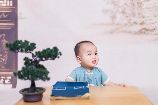 衡阳几个月宝宝不吐奶 衡阳几个月宝宝不吐奶